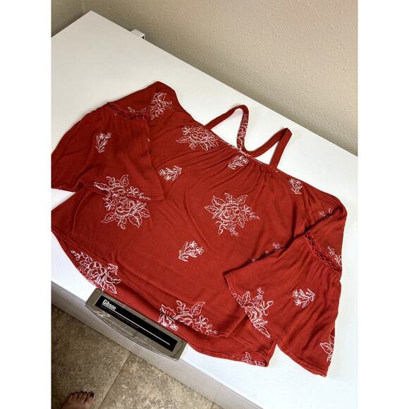 Blushing Heart, rust open shoulder, bell sleeve halter top, women's size M - Picture 8 of 8